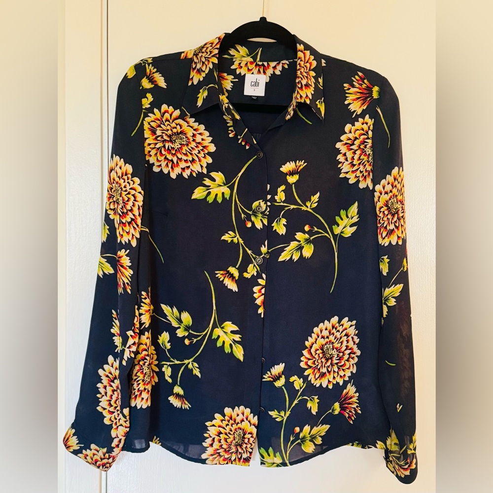 CAbi Women's Button Down Floral Shirt Flowy